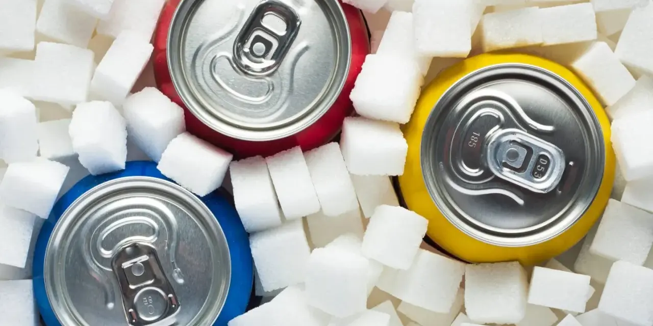 Ile cukru ma Fanta? Sprawdź, czy to dużo i jak wpływa na dietę