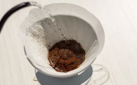Kawa przyspiesza metabolizm? Jak spalać kalorie mądrze!