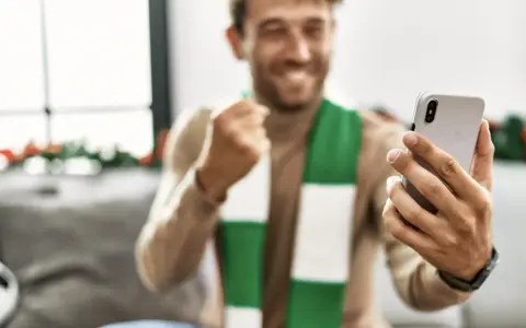 Jak nawyk drugiego ekranu całkowicie przebudował nasze doświadczenia sportowe