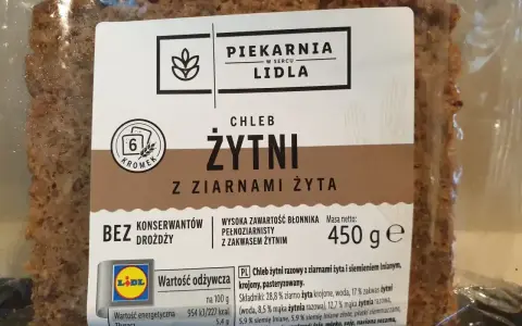 Chleb żytni razowy z ziarnami żyta i siemieniem lnianym, 227 kcal na 100g. Bez konserwantów i drożdży. Idealny na zdrową kromkę.