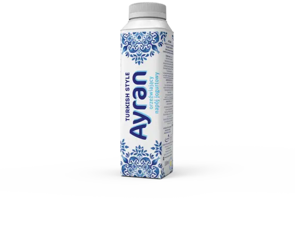 Orzeźwiający napój jogurtowy Ayran w stylu tureckim. Idealny na upalne dni, gdy zastanawiasz się, ayran co to.