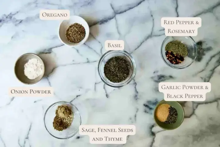 Idealne jakie przyprawy do spaghetti: oregano, bazylia, czosnek, cebula, rozmaryn, tymianek, nasiona kopru, pieprz i płatki chili.