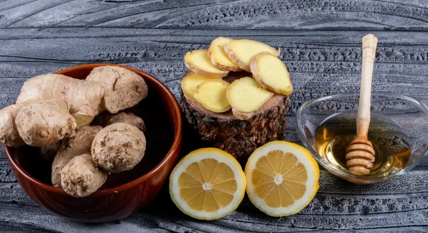 Imbir na noc: Jak przyspieszyć metabolizm i schudnąć? Poznaj przepis