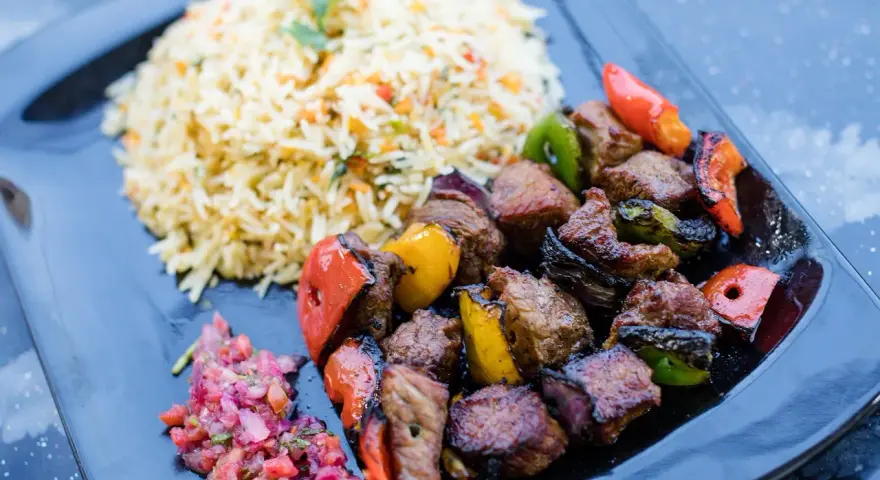 Romantyczna kolacja w domu? Przepisy na efekt "wow" bez stresu!
