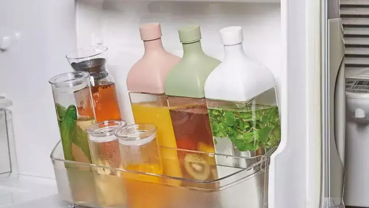 cold brew tea w dzbanku w lodówce